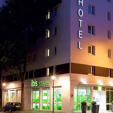 Hotel Ibis Styles Lyon Parc De La Tete D'or 3*