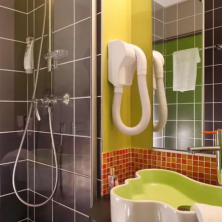 Hotel Ibis Styles Lyon Parc De La Tete D'or 3*