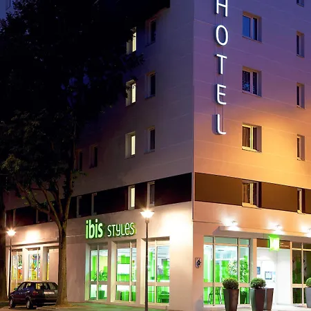 Ibis Styles Lyon Parc De La Tête D'or 3* Villeurbanne