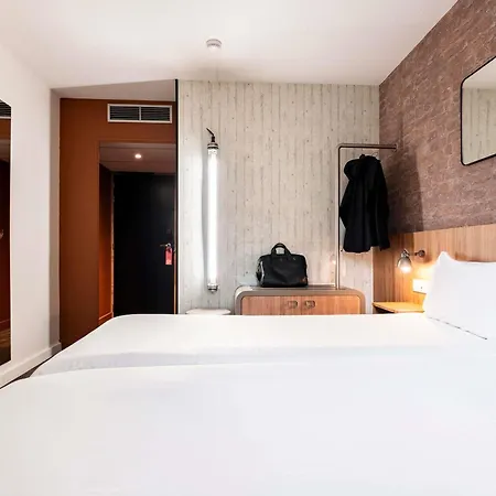 Ibis Styles Lyon Parc De La Tête D'or 3*