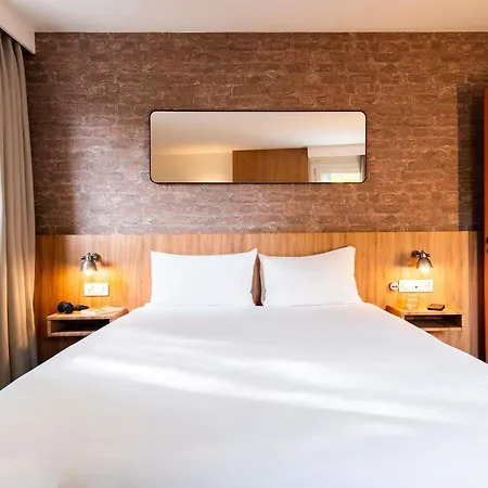 Hotel Ibis Styles Lyon Parc De La Tête D'or 3*