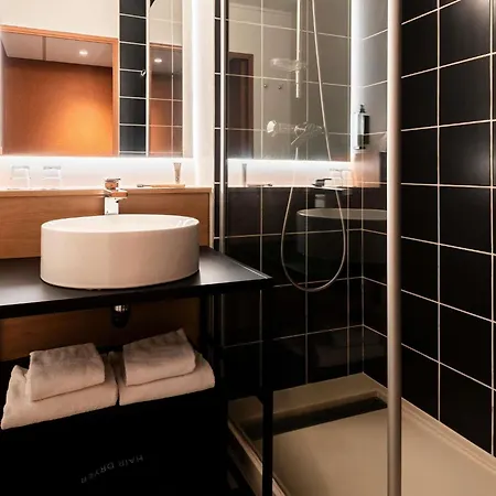 Hotel Ibis Styles Lyon Parc De La Tête D'or 3*